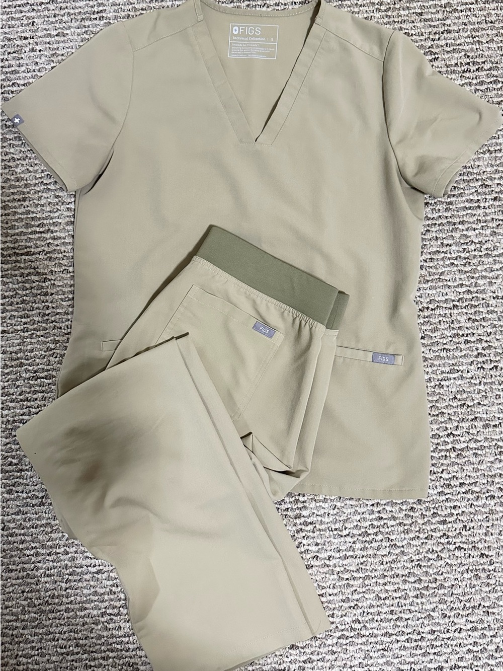 Figs Scrub Set - Sandstone - Picture 2 of 7
